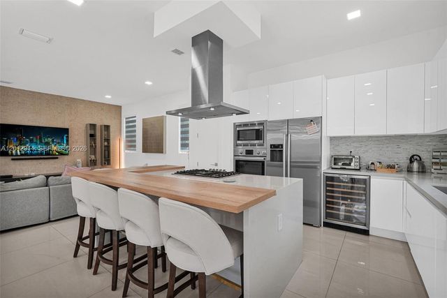 7509 NW 99th Ave, Doral, FL 33178