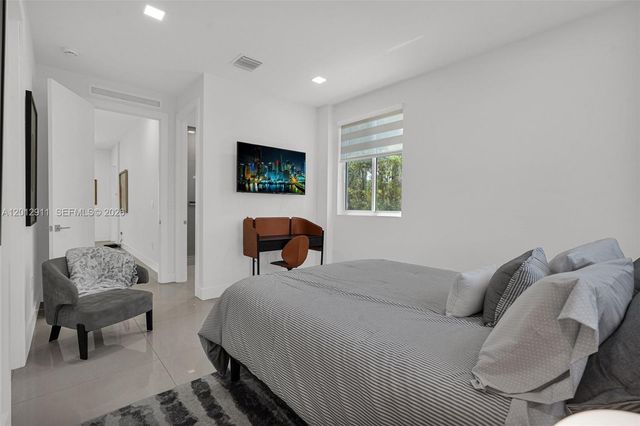 7509 NW 99th Ave, Doral, FL 33178