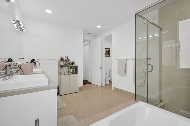 7509 NW 99th Ave, Doral, FL 33178