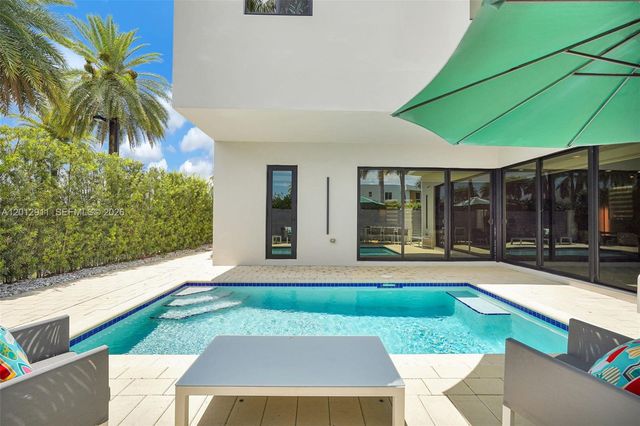 7509 NW 99th Ave, Doral, FL 33178