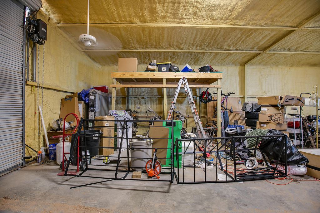 Image 29 of property listing at 405 W 18th Street, Robert Lee, TX 76945