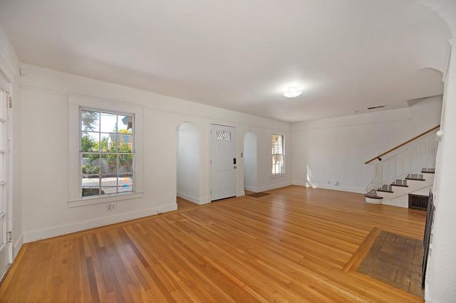 3717 M St, Sacramento, CA 95816