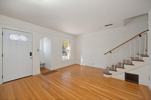 3717 M St, Sacramento, CA 95816