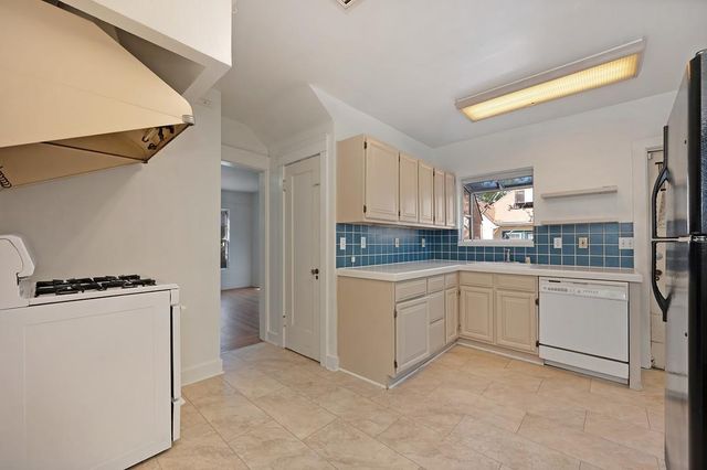 3717 M St, Sacramento, CA 95816