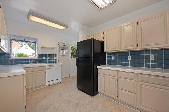 3717 M St, Sacramento, CA 95816