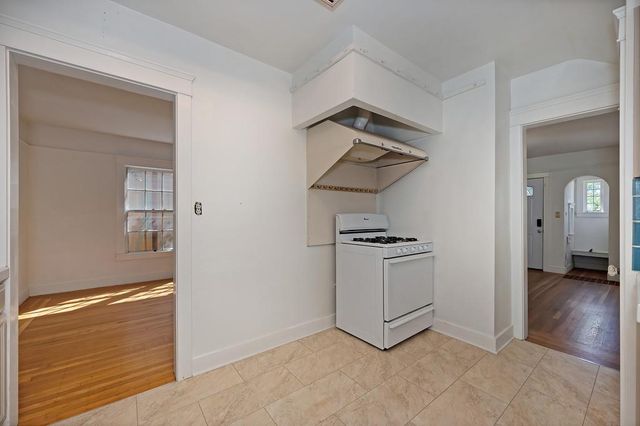 3717 M St, Sacramento, CA 95816