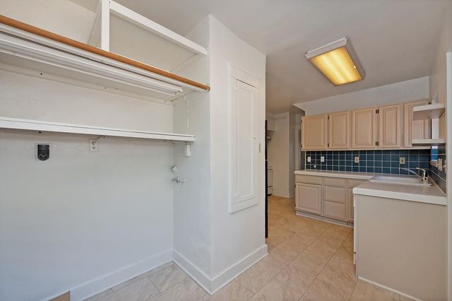 3717 M St, Sacramento, CA 95816