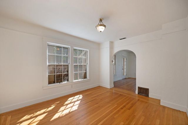 3717 M St, Sacramento, CA 95816