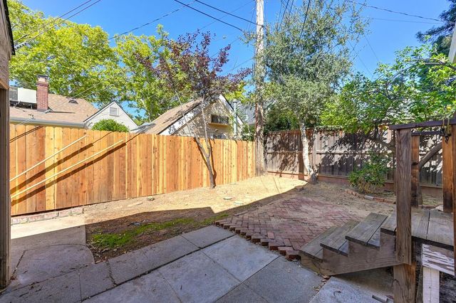 3717 M St, Sacramento, CA 95816