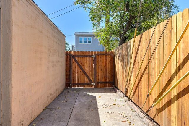 3717 M St, Sacramento, CA 95816