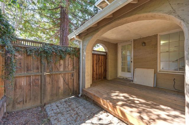 3717 M St, Sacramento, CA 95816