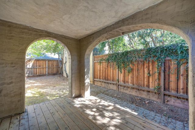 3717 M St, Sacramento, CA 95816