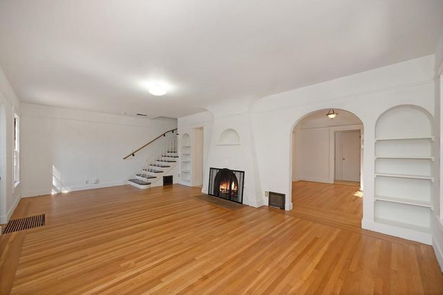 3717 M St, Sacramento, CA 95816