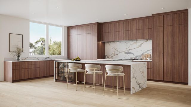 5010 Longmont Drive PH-4, Houston, TX 77056