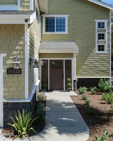 10128 Golden Oaks Avenue, Los Angeles, CA 91042