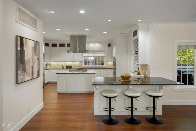10128 Golden Oaks Avenue, Los Angeles, CA 91042