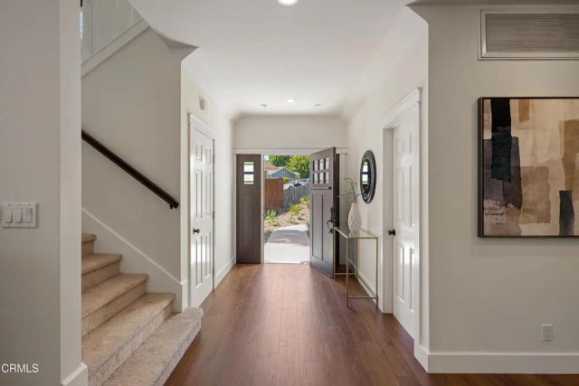 10128 Golden Oaks Avenue, Los Angeles, CA 91042