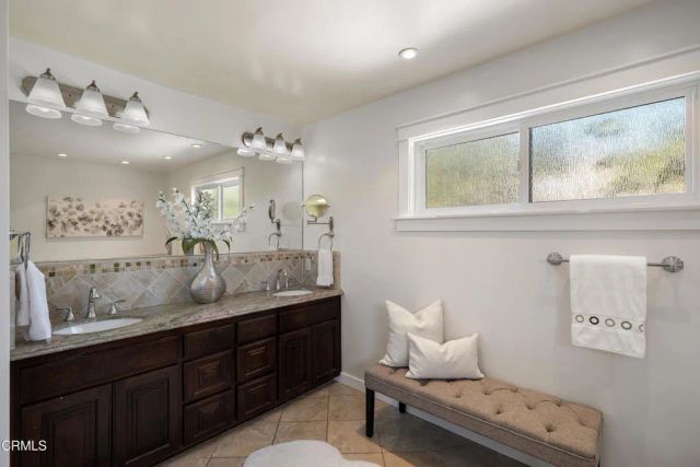 10128 Golden Oaks Avenue, Los Angeles, CA 91042