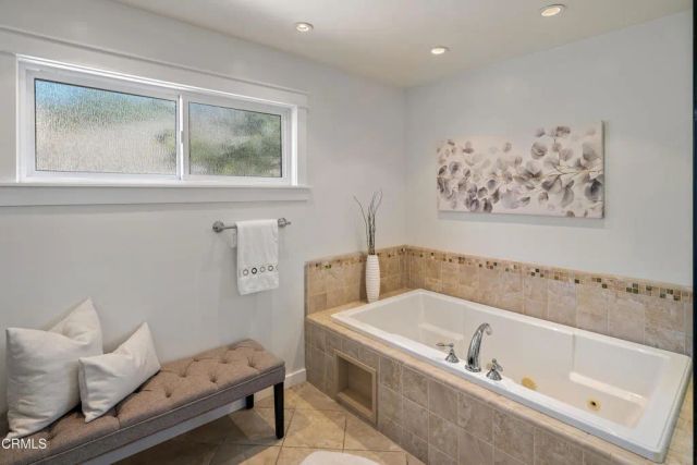 10128 Golden Oaks Avenue, Los Angeles, CA 91042