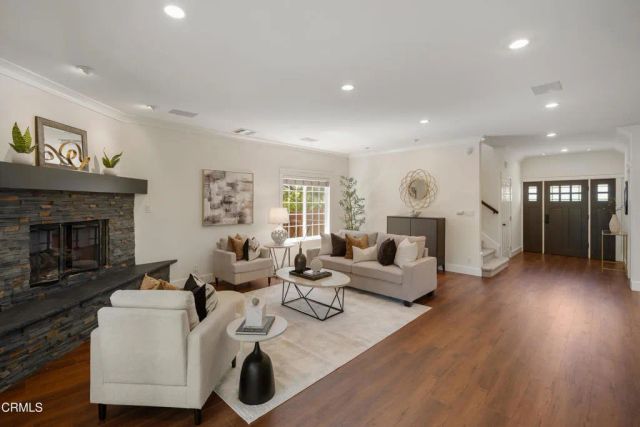 10128 Golden Oaks Avenue, Los Angeles, CA 91042