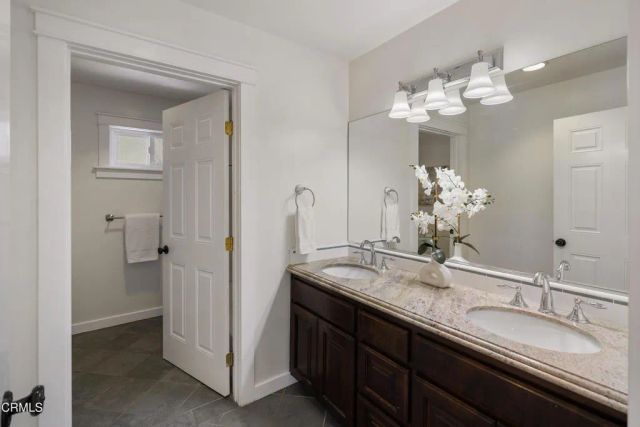 10128 Golden Oaks Avenue, Los Angeles, CA 91042