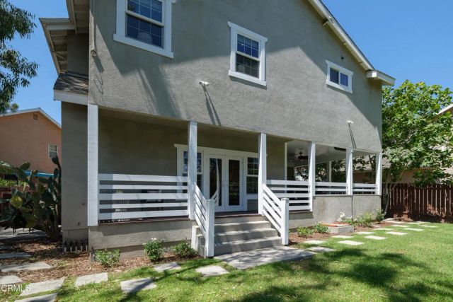 10128 Golden Oaks Avenue, Los Angeles, CA 91042