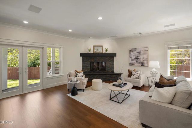 10128 Golden Oaks Avenue, Los Angeles, CA 91042