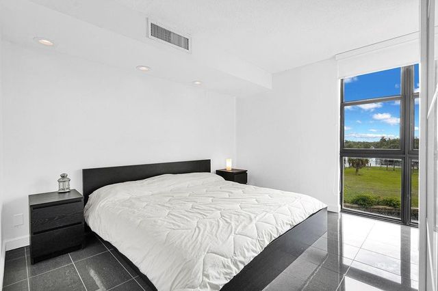 1350 River Reach Drive 417, Fort Lauderdale, FL 33315