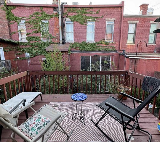 111 E 6th St Apt E, Bloomington, IN 47408