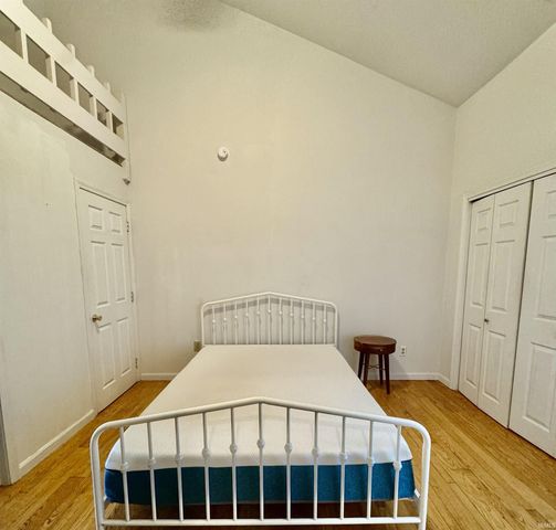 111 E 6th St Apt E, Bloomington, IN 47408