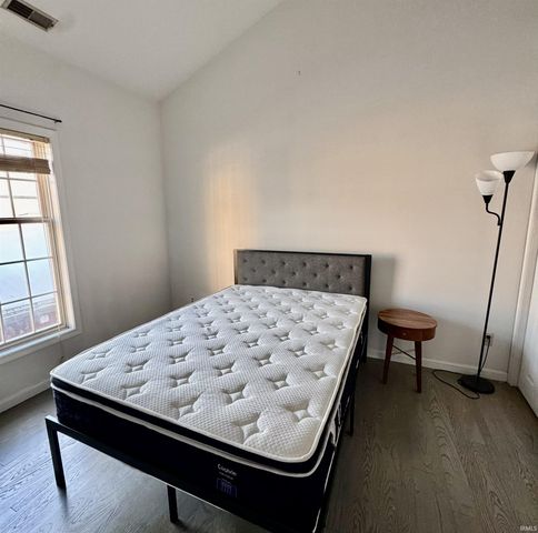 111 E 6th St Apt E, Bloomington, IN 47408