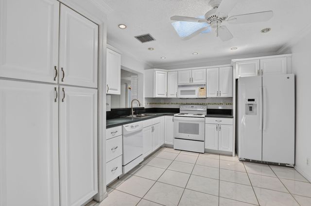 21718 San Simeon Circle, Boca Raton, FL 33433