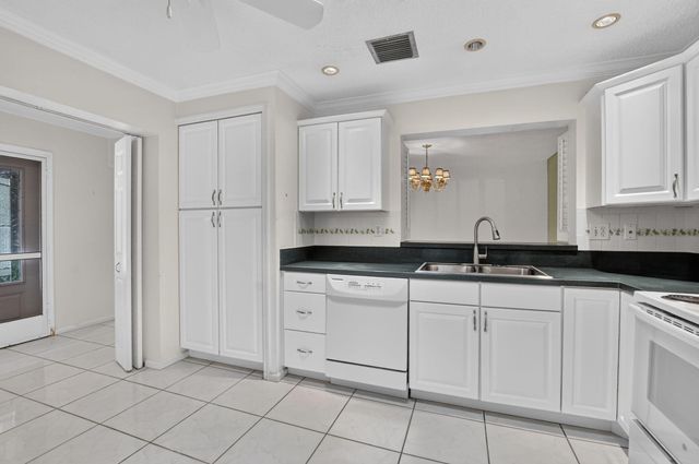 21718 San Simeon Circle, Boca Raton, FL 33433