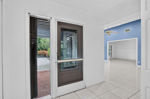 21718 San Simeon Circle, Boca Raton, FL 33433
