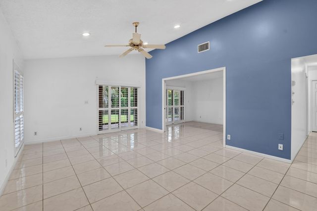 21718 San Simeon Circle, Boca Raton, FL 33433