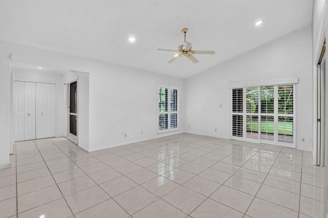 21718 San Simeon Circle, Boca Raton, FL 33433