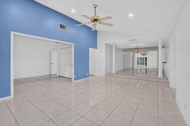 21718 San Simeon Circle, Boca Raton, FL 33433