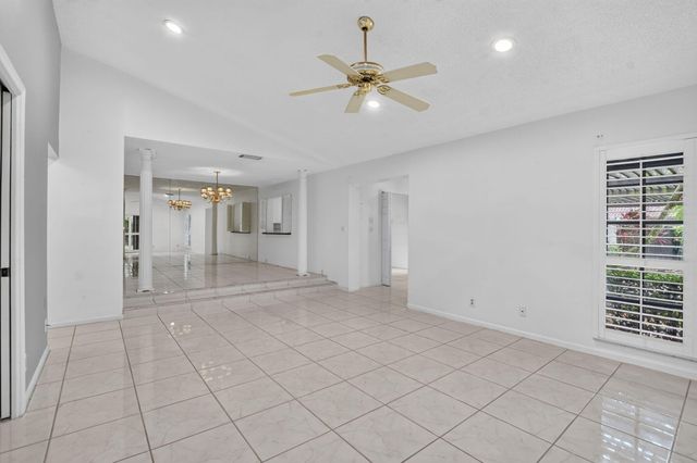 21718 San Simeon Circle, Boca Raton, FL 33433