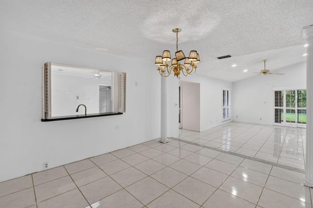 21718 San Simeon Circle, Boca Raton, FL 33433