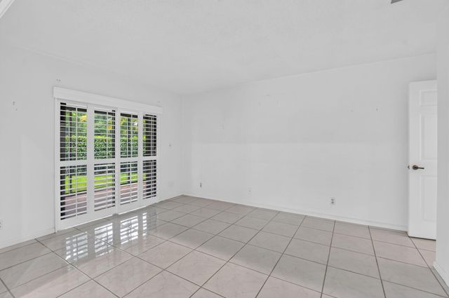 21718 San Simeon Circle, Boca Raton, FL 33433