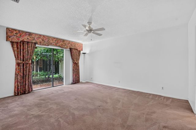 21718 San Simeon Circle, Boca Raton, FL 33433