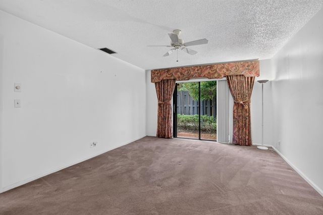 21718 San Simeon Circle, Boca Raton, FL 33433