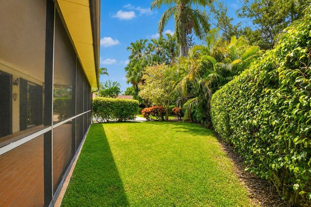 21718 San Simeon Circle, Boca Raton, FL 33433
