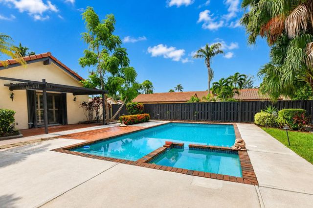21718 San Simeon Circle, Boca Raton, FL 33433