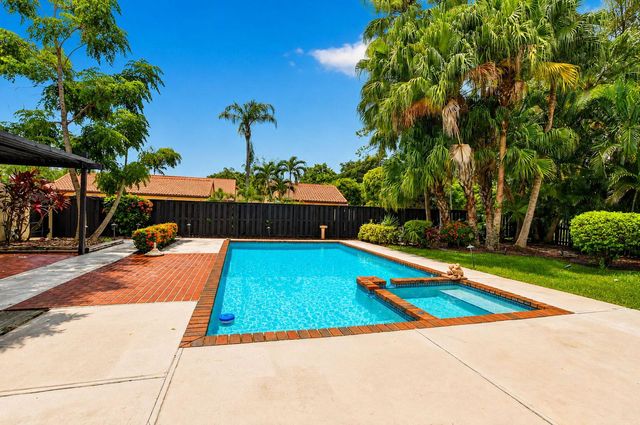 21718 San Simeon Circle, Boca Raton, FL 33433
