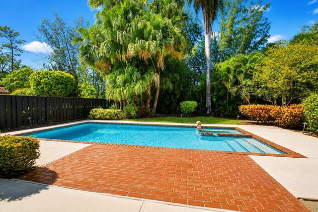 21718 San Simeon Circle, Boca Raton, FL 33433