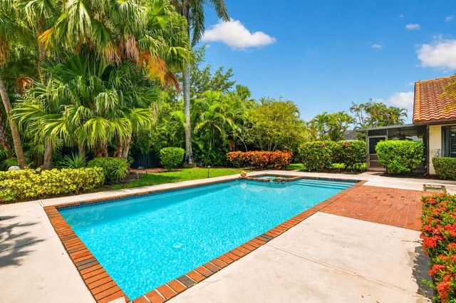 21718 San Simeon Circle, Boca Raton, FL 33433