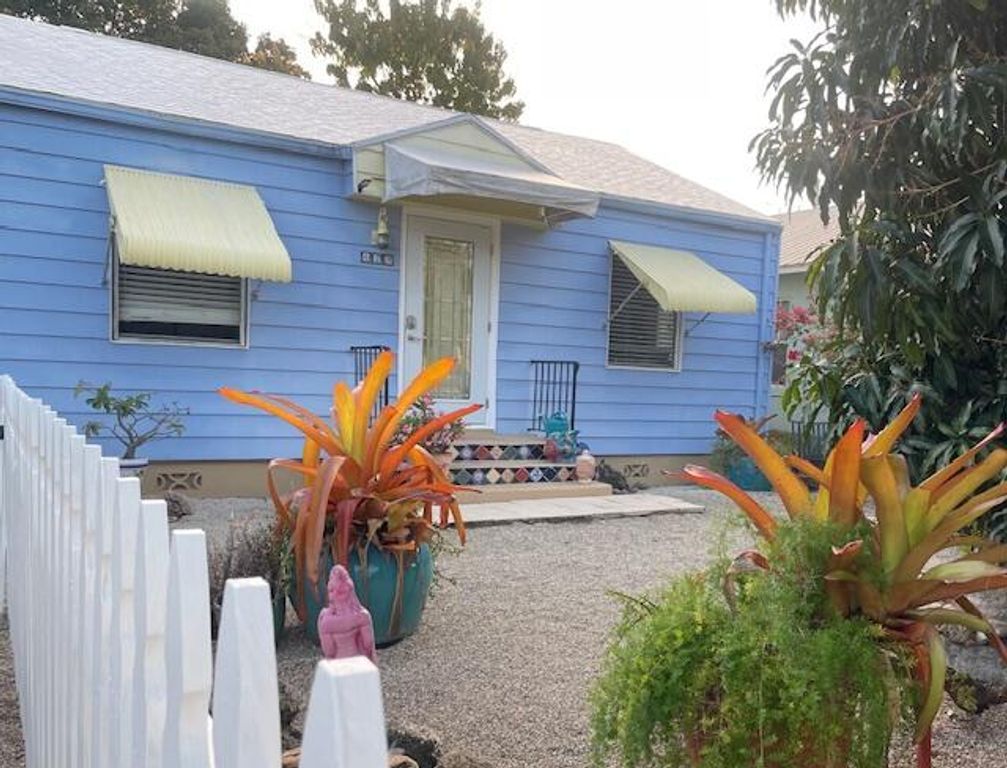 Image 11 of property listing at 629 SE 4th Avenue, Delray Beach, FL 33483