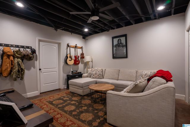 412 STILL OAKS CIRCLE, Trussville, AL 35173