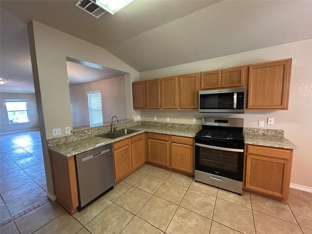 670 Covent DR, Kyle, TX 78640